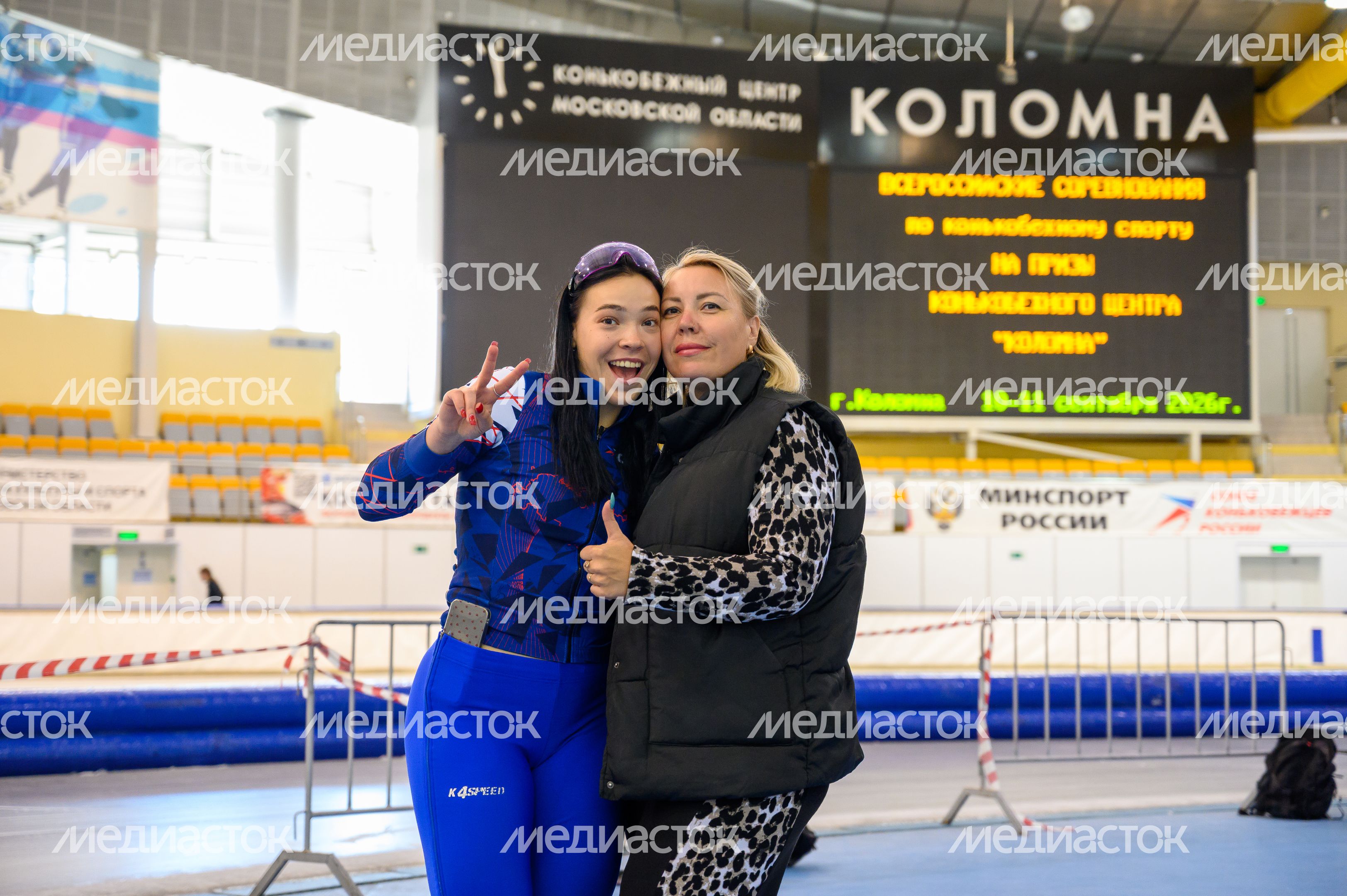 Ксения Сиразева - победительница Всероссийских соревнований по конькобежному спорту на дистанции 500 метров среди женщин Ксения Сиразева - победительница Всероссийских соревнований по конькобежному спорту на дистанции 500 метров среди женщин