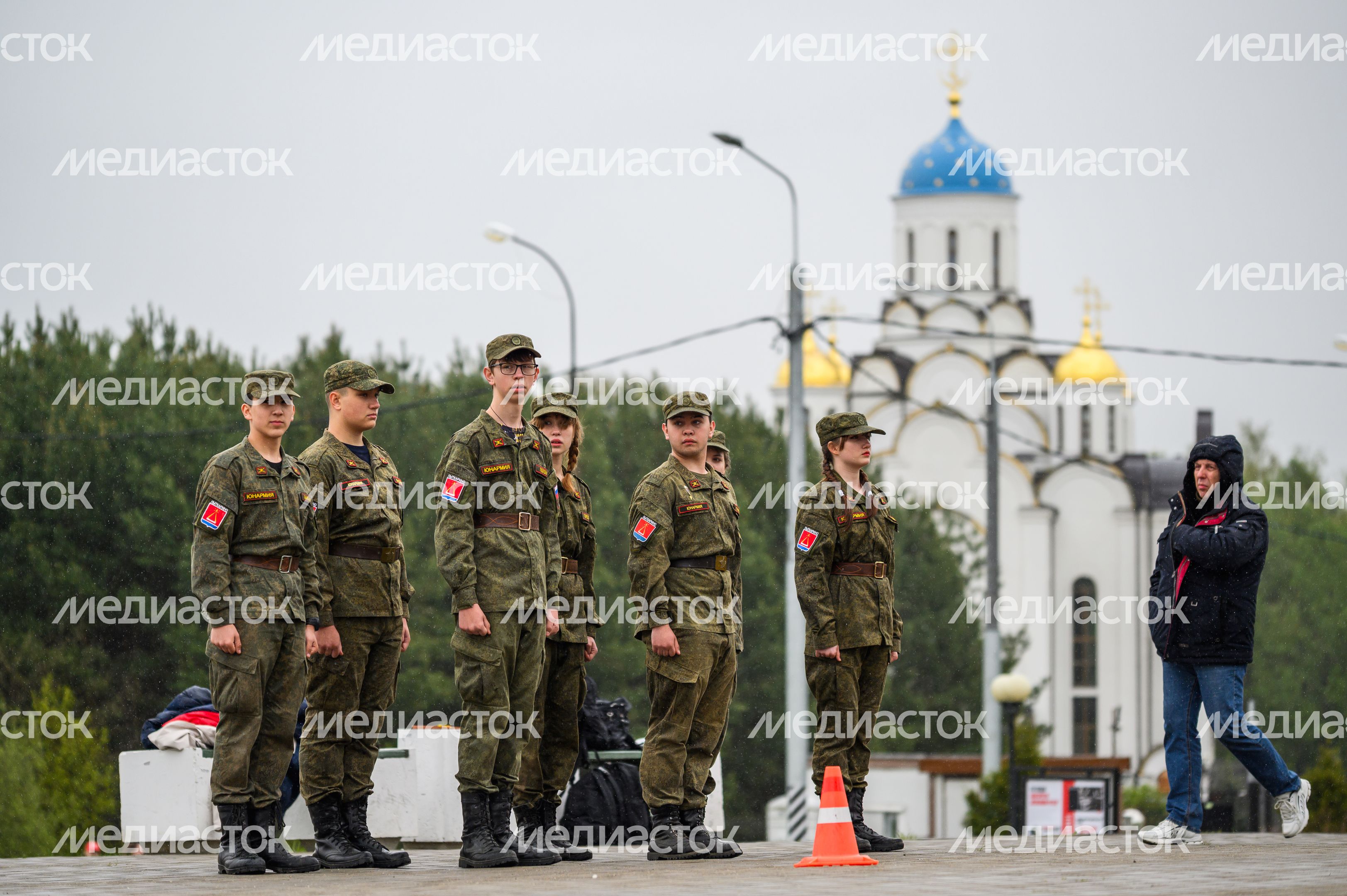 Военно-патриотическая игра «Юнармия, вперед!», посвященная Дню Победы, в Горках Ленинских Военно-патриотическая игра «Юнармия, вперед!», посвященная Дню Победы, в Горках Ленинских