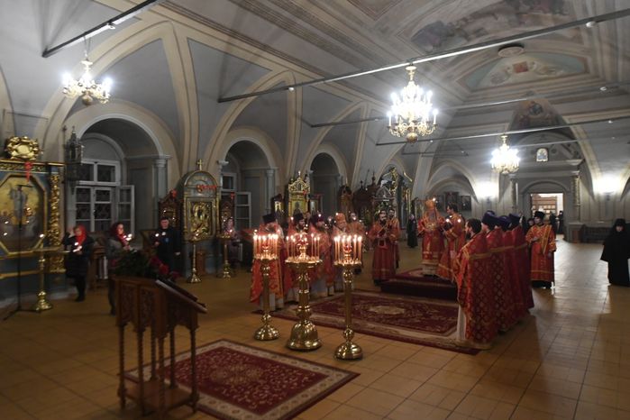 Пасхальное богослужение в Успенском храме Новодевичьего монастыря