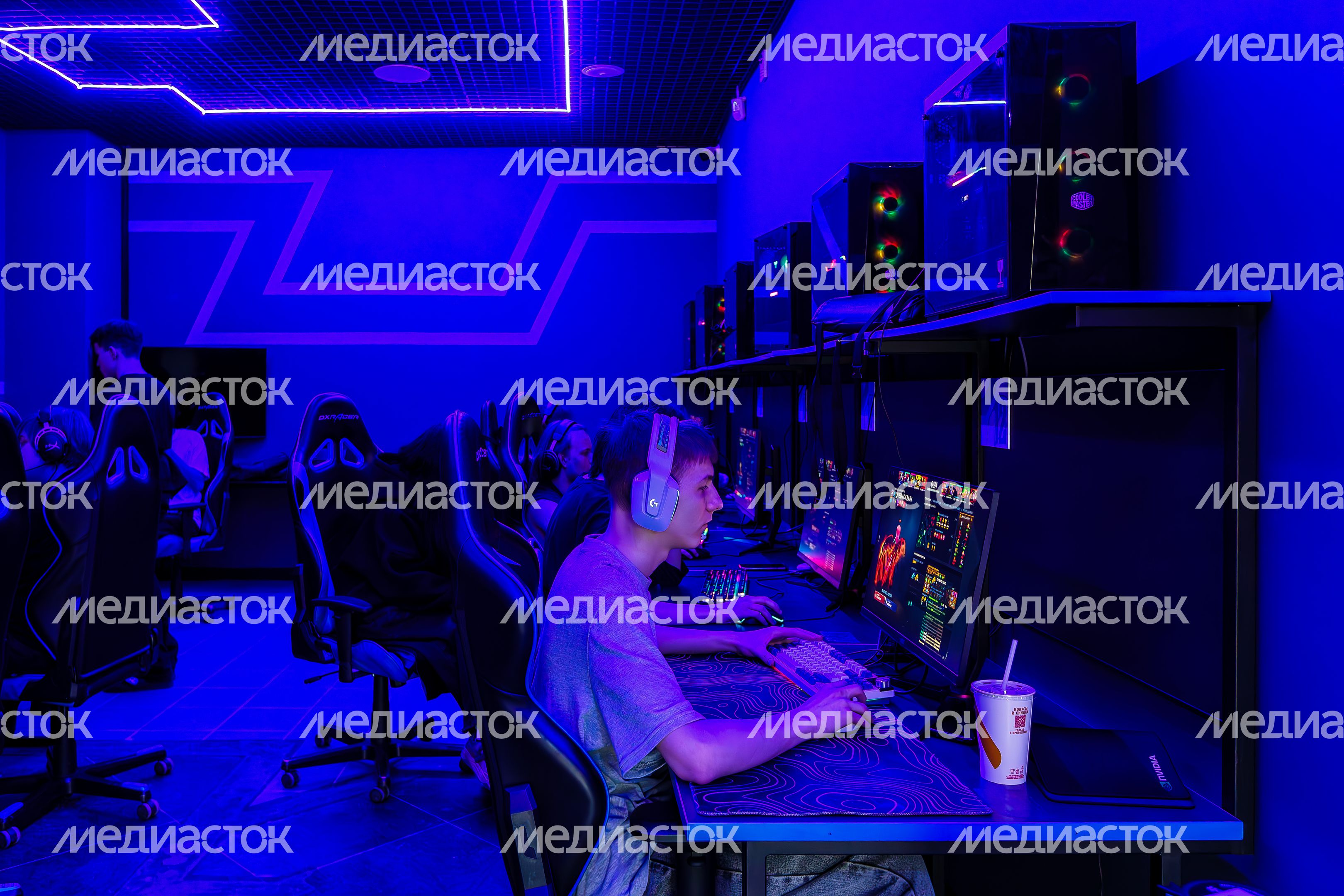 Новый флагманский фиджитал-центр SMP Esports в Балашихе Новый флагманский фиджитал-центр SMP Esports в Балашихе