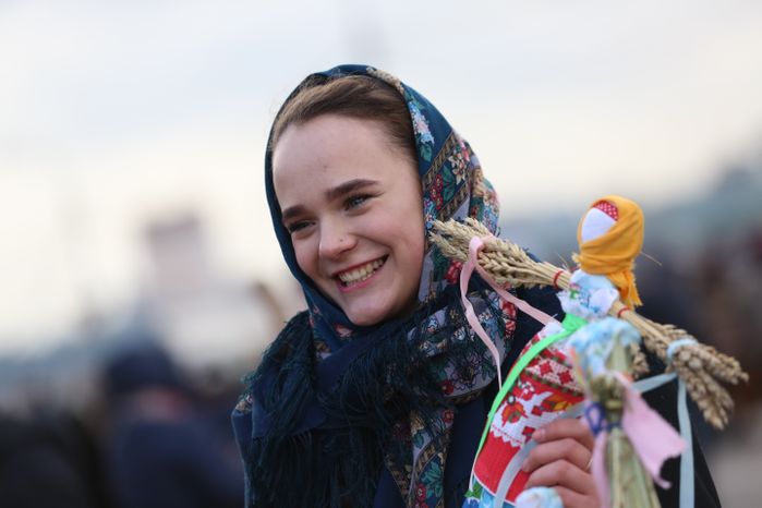 Масленичные гуляния в парке Горького в Москве