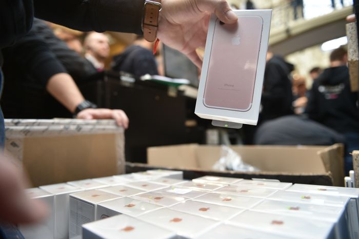 Старт продаж iPhone 7 и iPhone 7 Plus в ГУМе