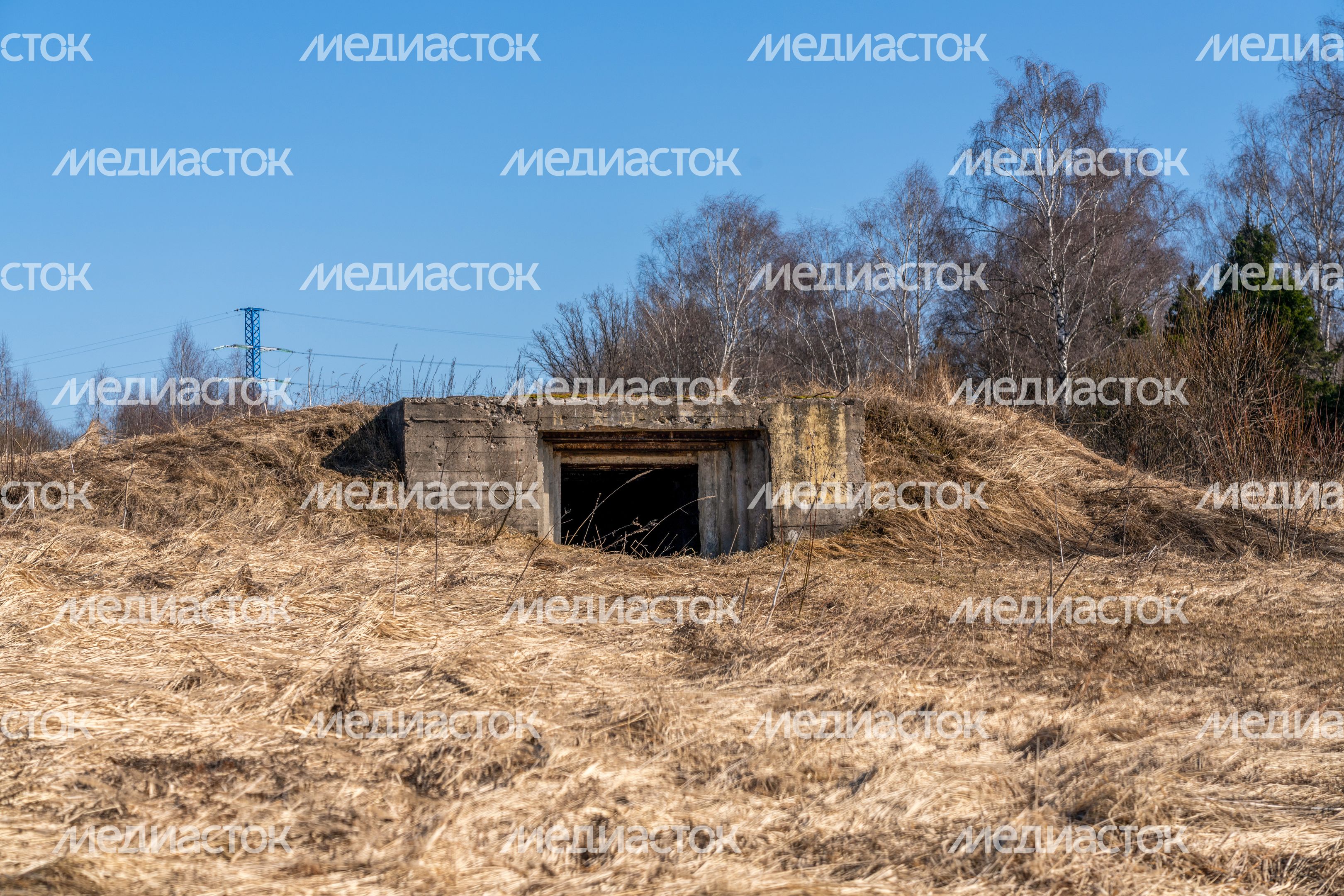 ДОТ рядом с церковью Покрова Пресвятой Богородицы в селе Ельня Можайского округа ДОТ рядом с церковью Покрова Пресвятой Богородицы в селе Ельня Можайского округа