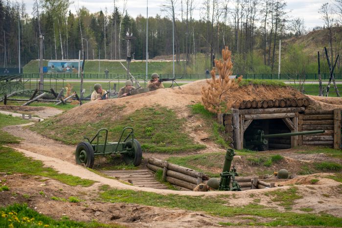 Военно-историческая реконструкция «Штурм Кенигсберга» в День Победы в парке «Патриот» Одинцовского округа