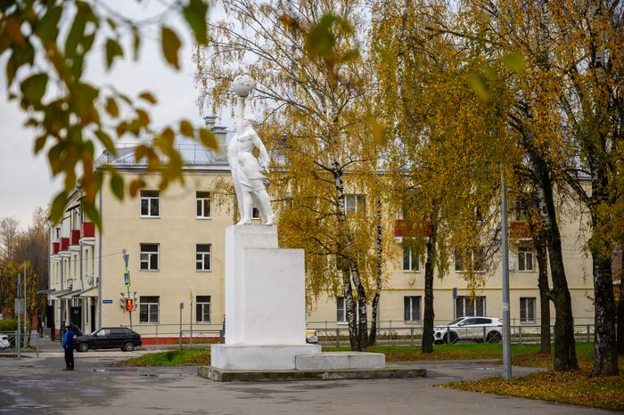 Памятник «Покорителям космоса» в Егорьевске