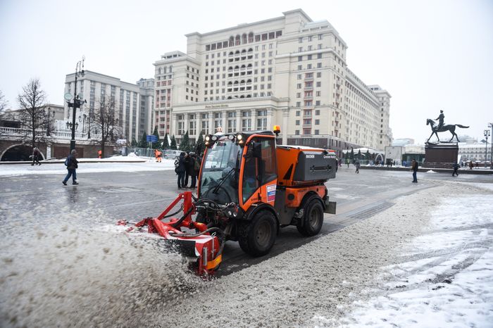 Последстивя сильного снегопада в Москве