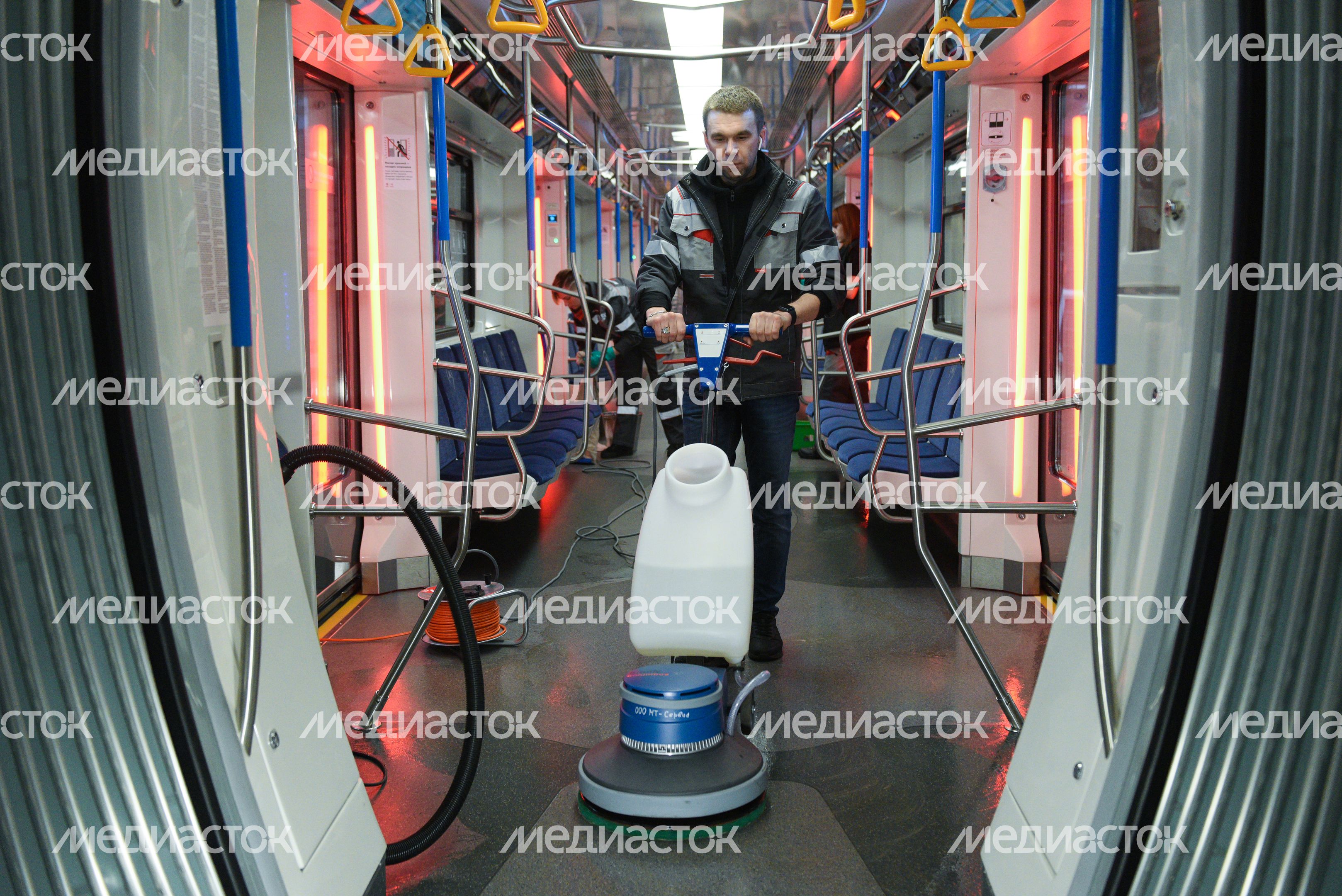 Кварцевание и обеззараживание вагонов метро в Москве