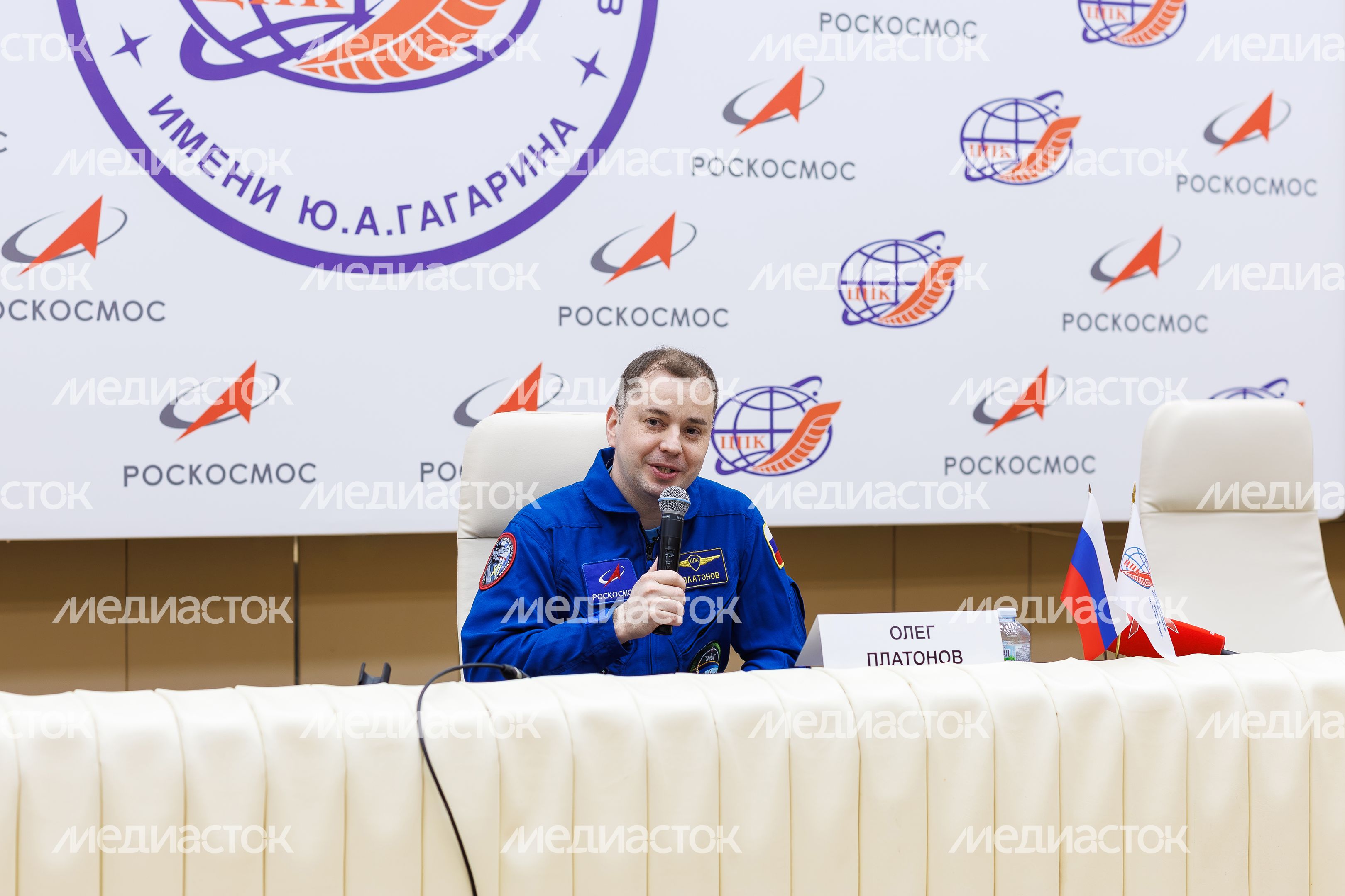 Космонавт Роскосмоса Олег Платонов на пресс-конференции в Звездном городке Космонавт Роскосмоса Олег Платонов на пресс-конференции в Звездном городке