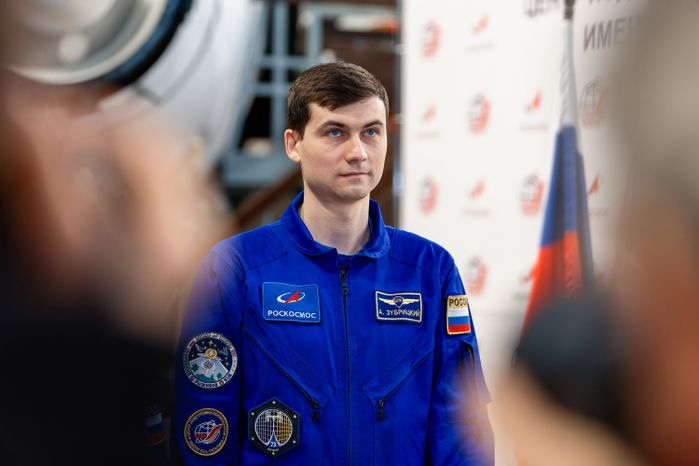 Космонавт основного экипажа МКС-73 А.В. Зубрицкий на комплексной тренировке в Звездном городке