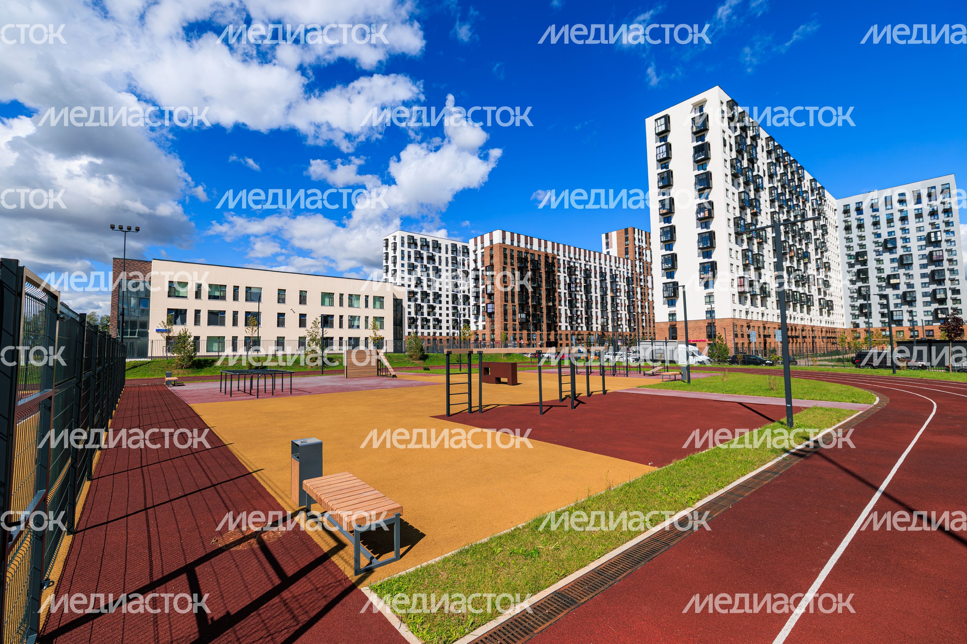 Спортивная площадка у новой школы центра «Старт» в Коробово Ленинского округа