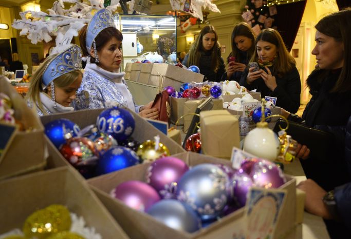 Подготовка к Новому году в Москве
