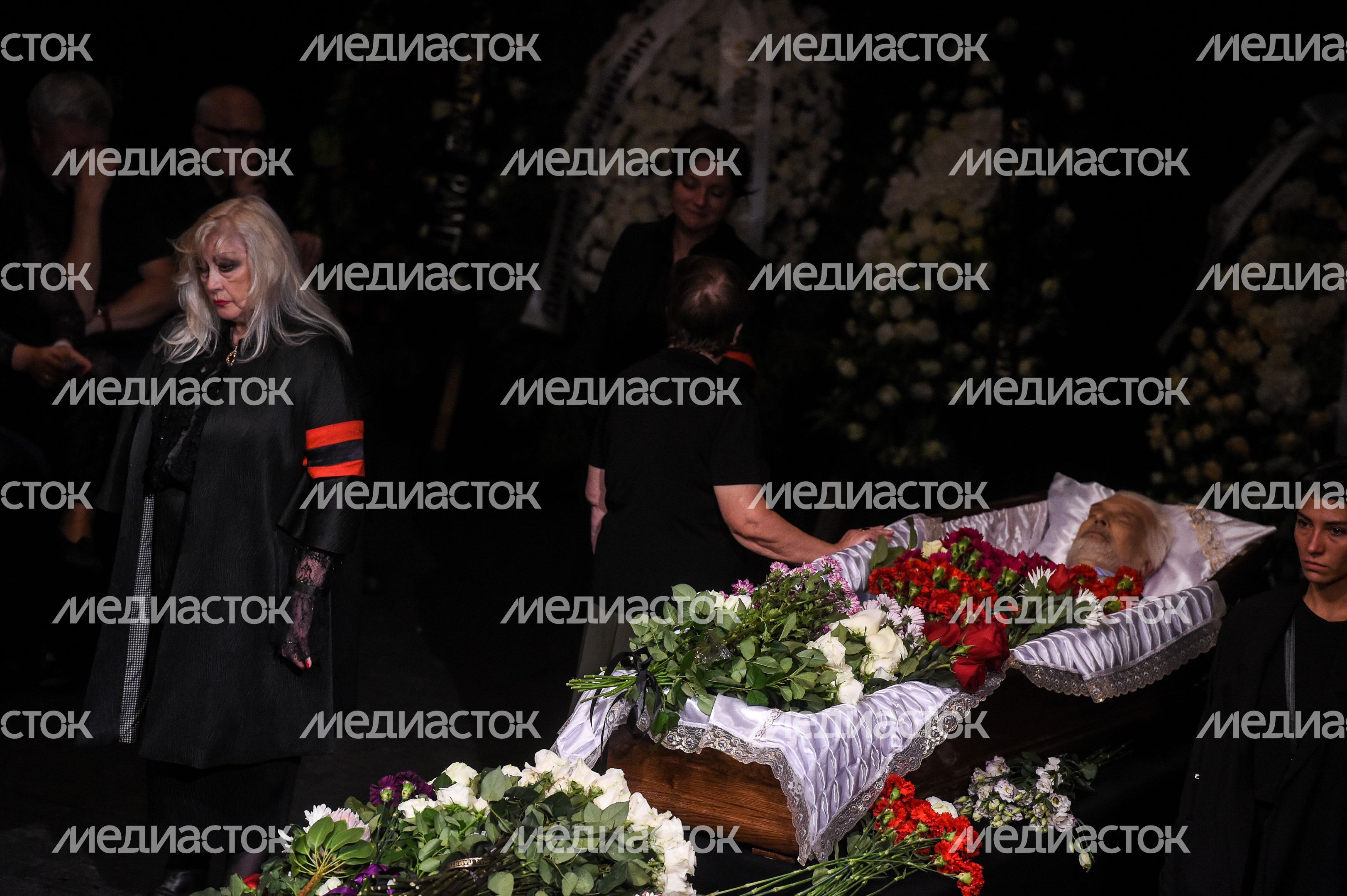 Церемония прощания с актером Дмитрием Брусникиным в Москве Церемония прощания с актером Дмитрием Брусникиным в Москве