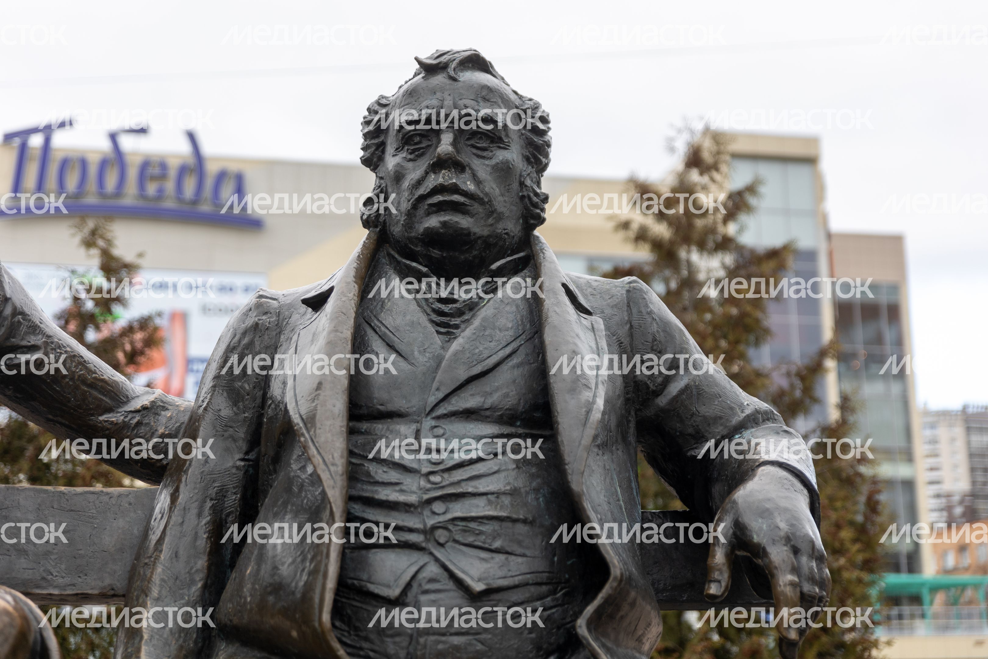 Памятник Пушкину и Крылову Памятник Пушкину и Крылову