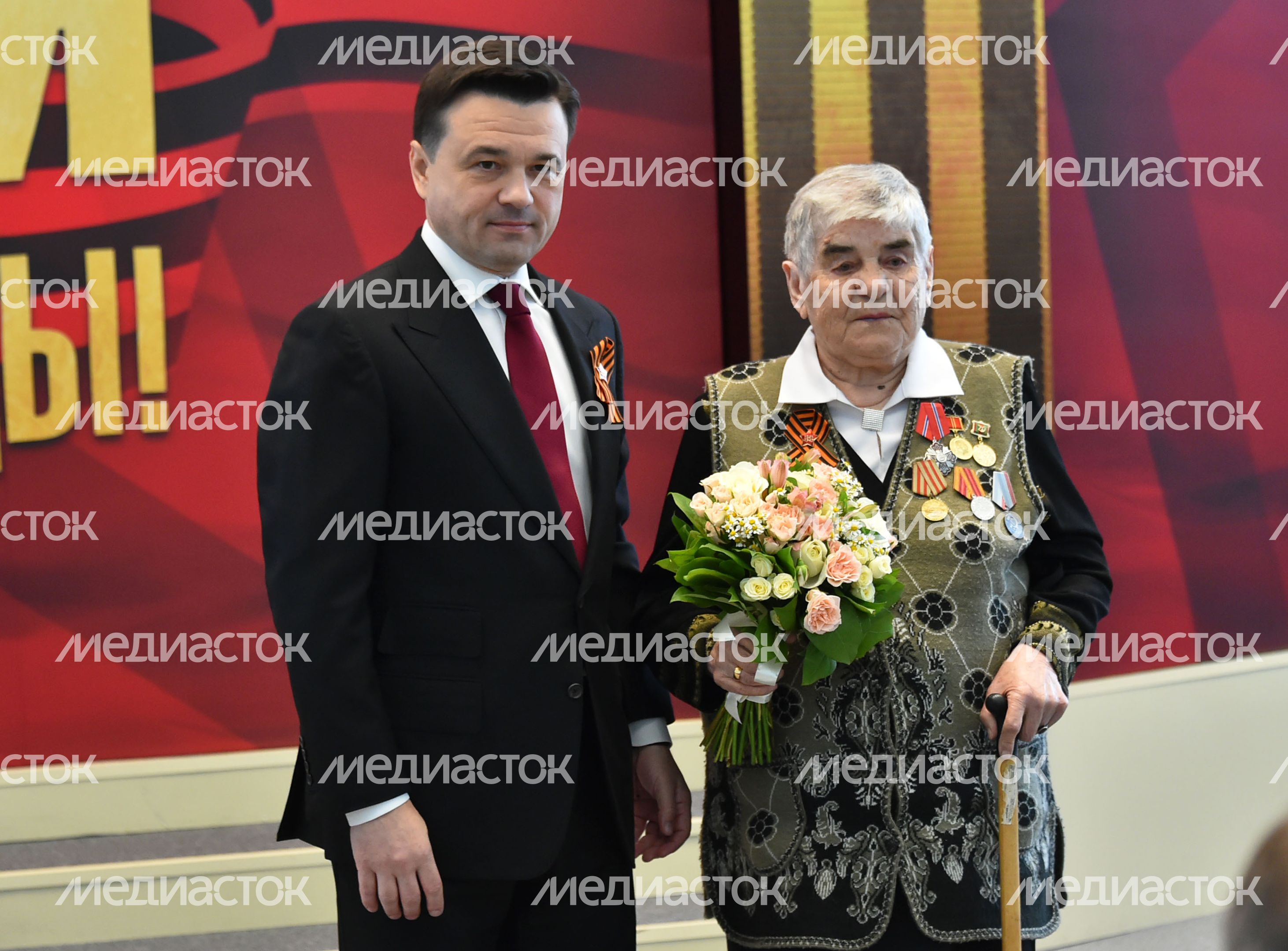 А. Воробьев вручил награды на празднике в честь Дня Победы
