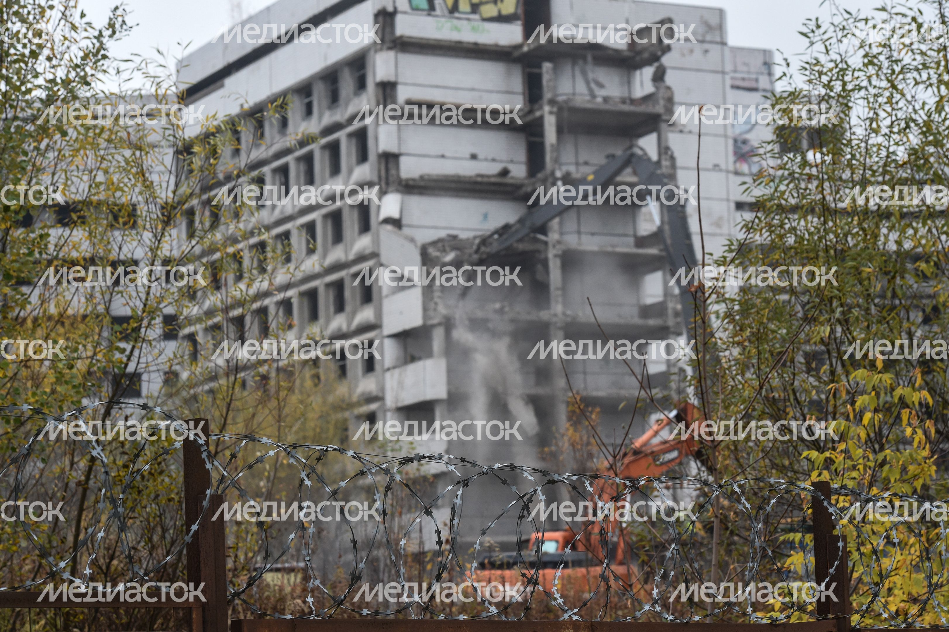 Начало работ по демонтажу Ховринской заброшенной больницы
