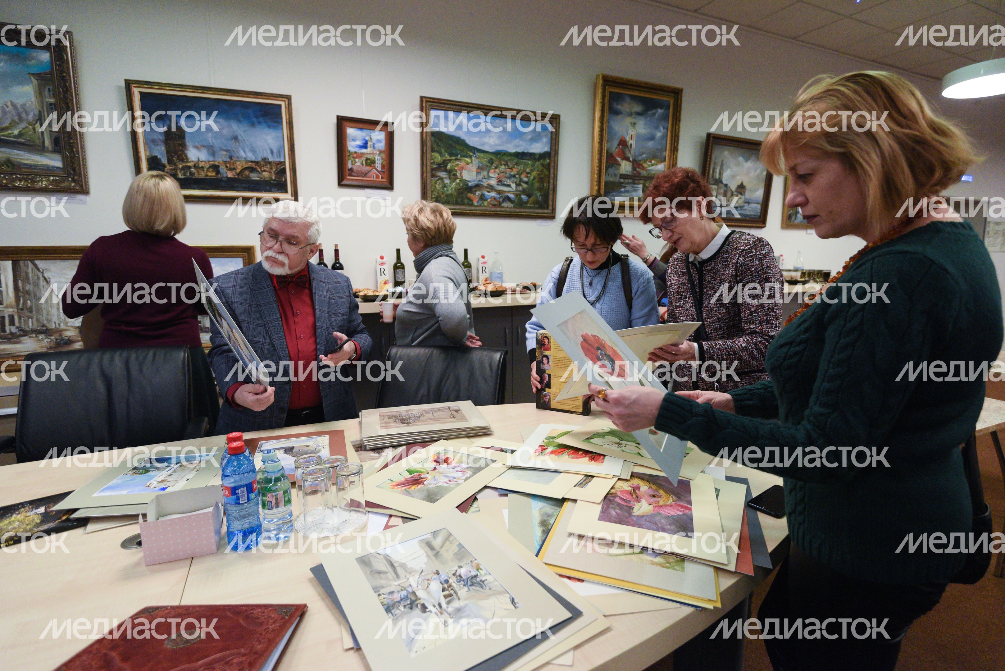 Открытие выставки «Европейские улицы» художника Ольги Шараповой в Москве