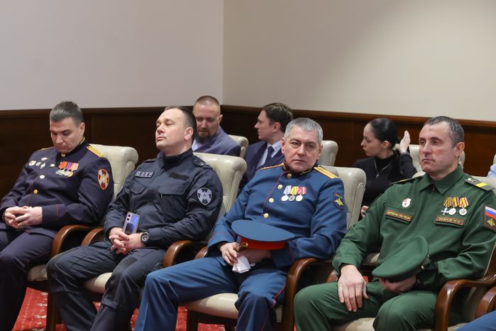 Награждение участников СВО, спасателей, врачей и росгвардейцев