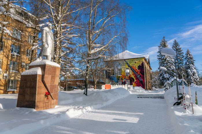 Памятник В.И. Ленину в Центральном сквере Можайска