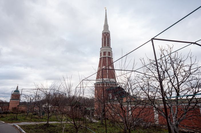Осенние виды Богоявленского Старо-Голутвина мужского монастыря