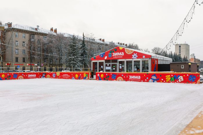 Каток на площади Ленина в Жуковском