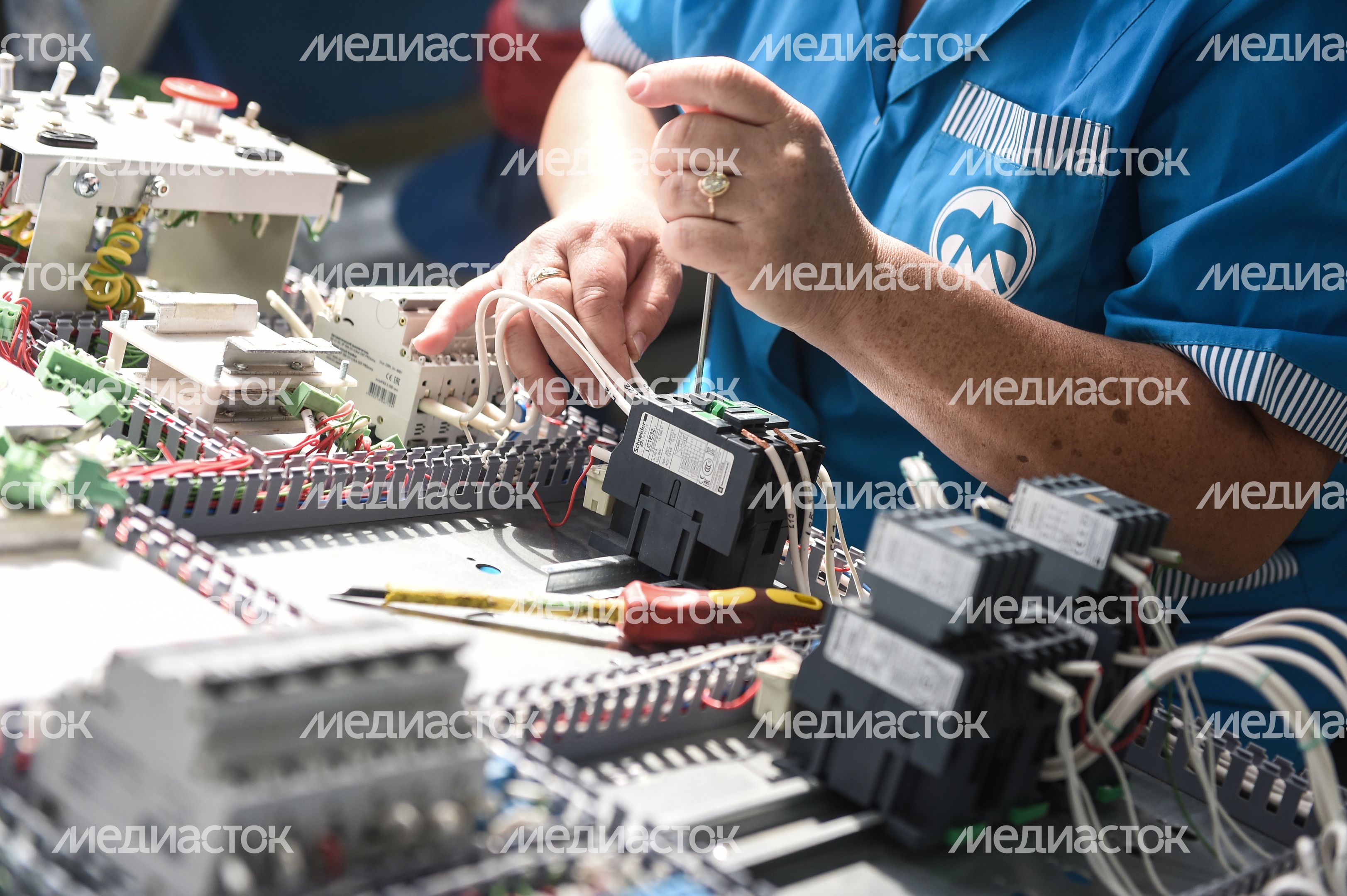 Экскурсия для студентов на производство Мослифт
