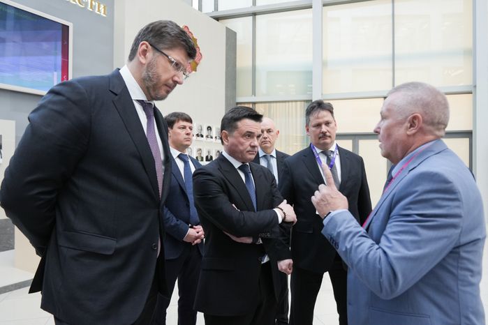 Андрей Воробьев открыл пленарную дискуссию форума "Эффективная РСО: от стандарта к цифре и качеству"