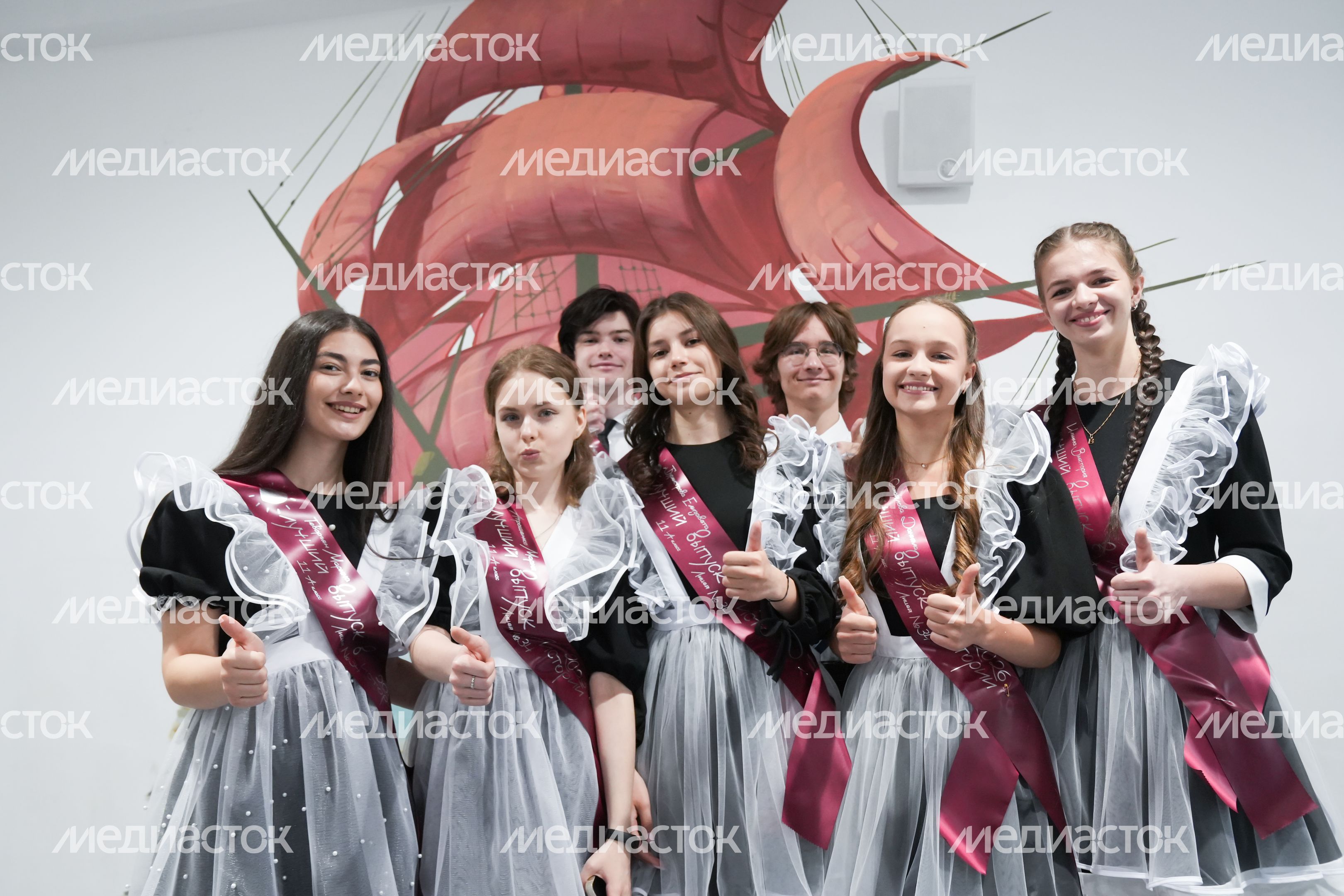 Последний звонок в мытищинском лицее №34 Последний звонок в мытищинском лицее №34
