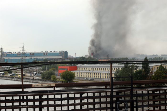 Пожар на территории бывшего завода ЗИЛ