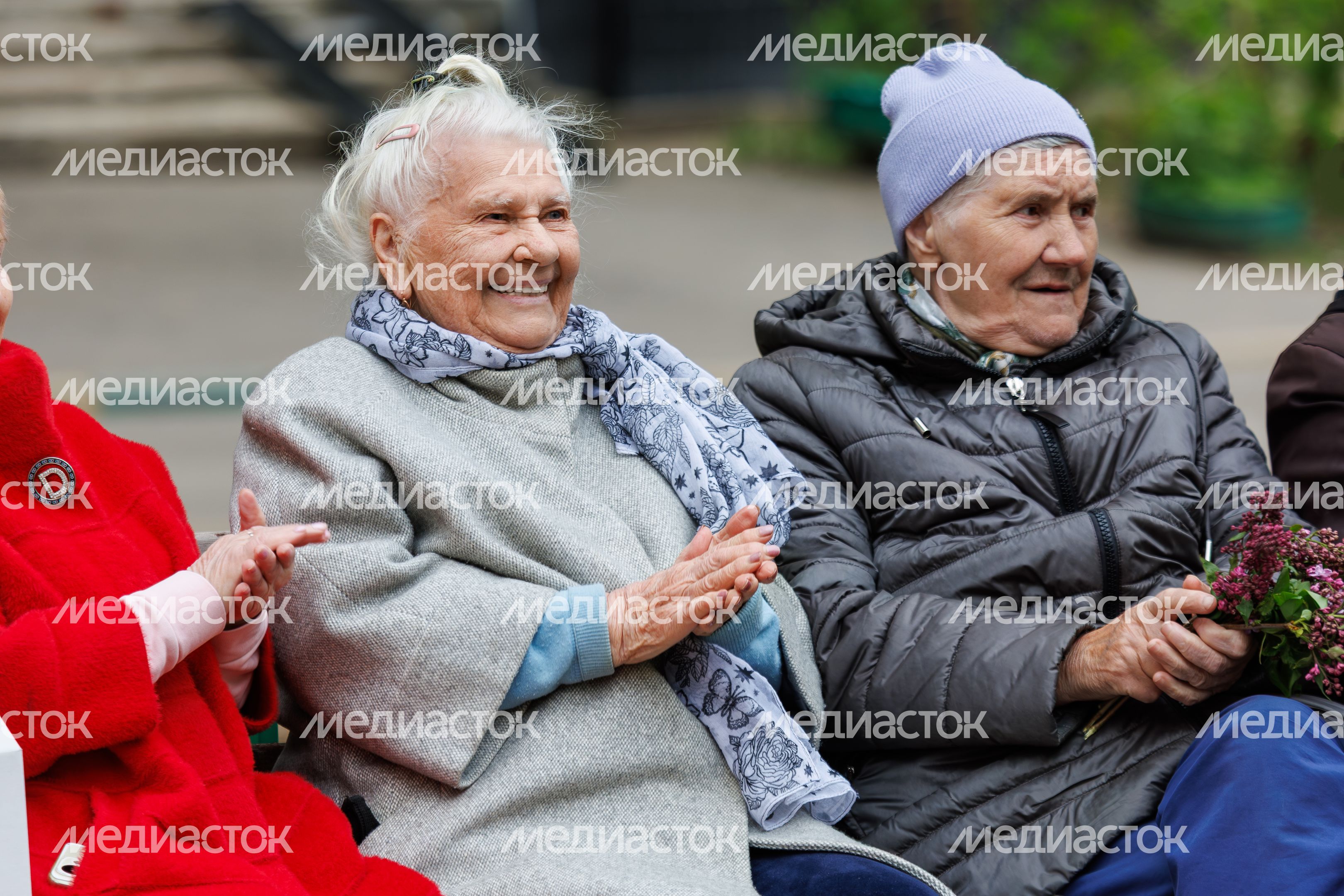 Акция «Песни Победы» для жительницы блокадного Ленинграда Людмилы Ивановны Бриллиантовой ко Дню Победы в Химках Акция «Песни Победы» для жительницы блокадного Ленинграда Людмилы Ивановны Бриллиантовой ко Дню Победы в Химках