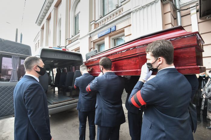 Церемония прощания с мультипликатором Владимиром Зуйковым