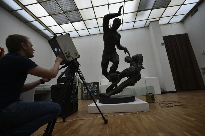 3D-сканирование скульптуры Чайкова «Футболисты» в Третьяковке