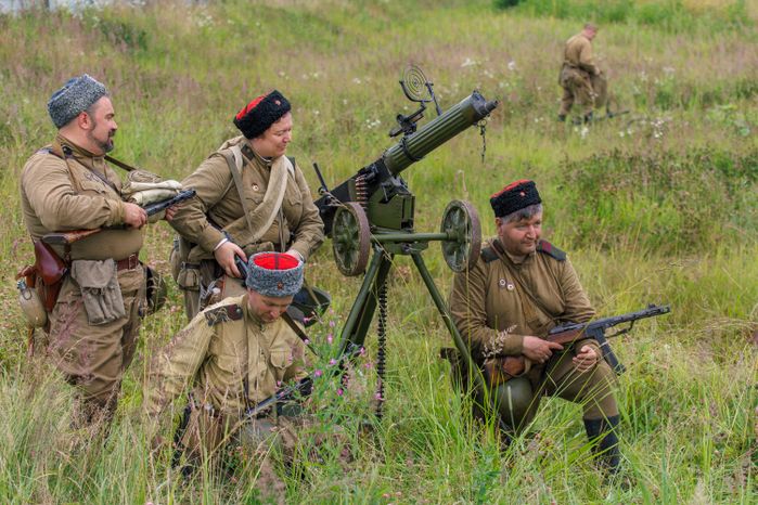 Эпизод Курской битвы под Прохоровкой на военно-исторической реконструкции в Центральном парке «Патриот»
