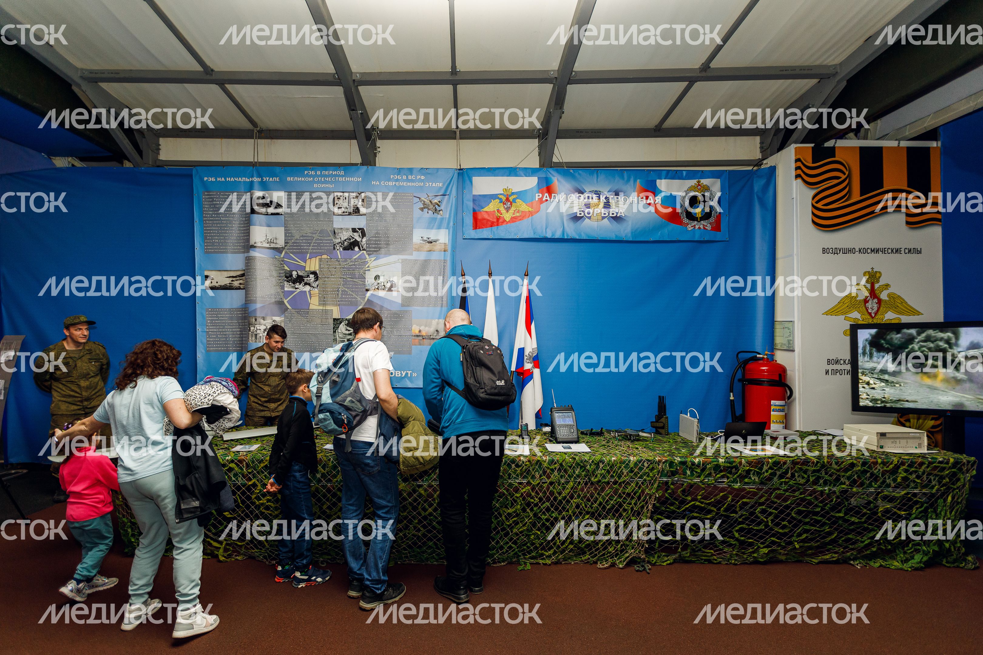 Выставка военной техники войск радиоэлектронной борьбы в Парка "Патриот" Выставка военной техники войск радиоэлектронной борьбы в Парка "Патриот"