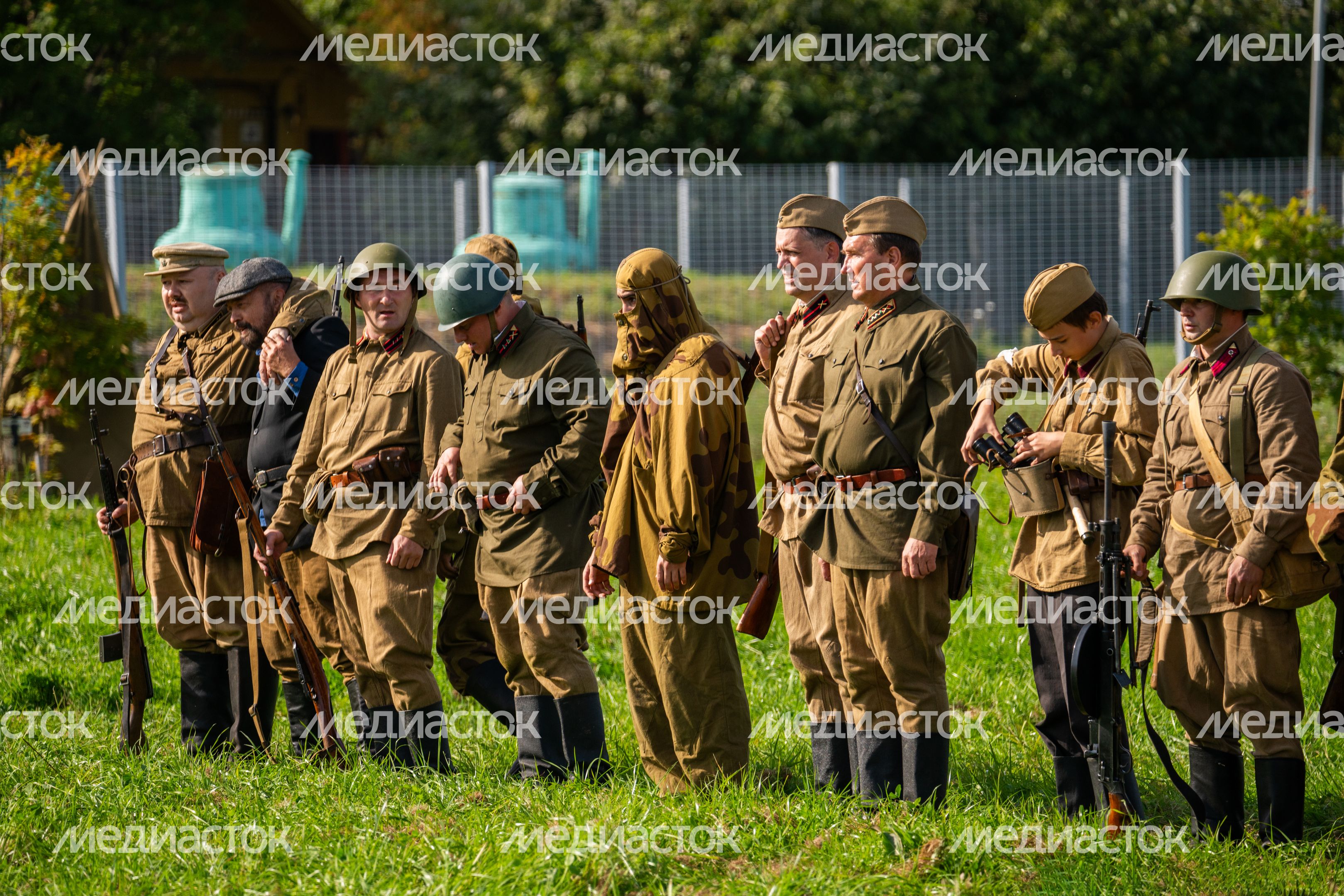 Военно-историческая реконструкция Битвы за Москву в музее Зои Космодемьянской Военно-историческая реконструкция Битвы за Москву в музее Зои Космодемьянской