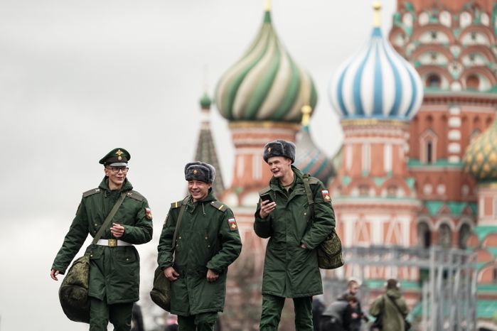 Повседневная жизнь в Москве в период введения ограничительных мер  в связи с ухудшением ситуации с коронавирусом
