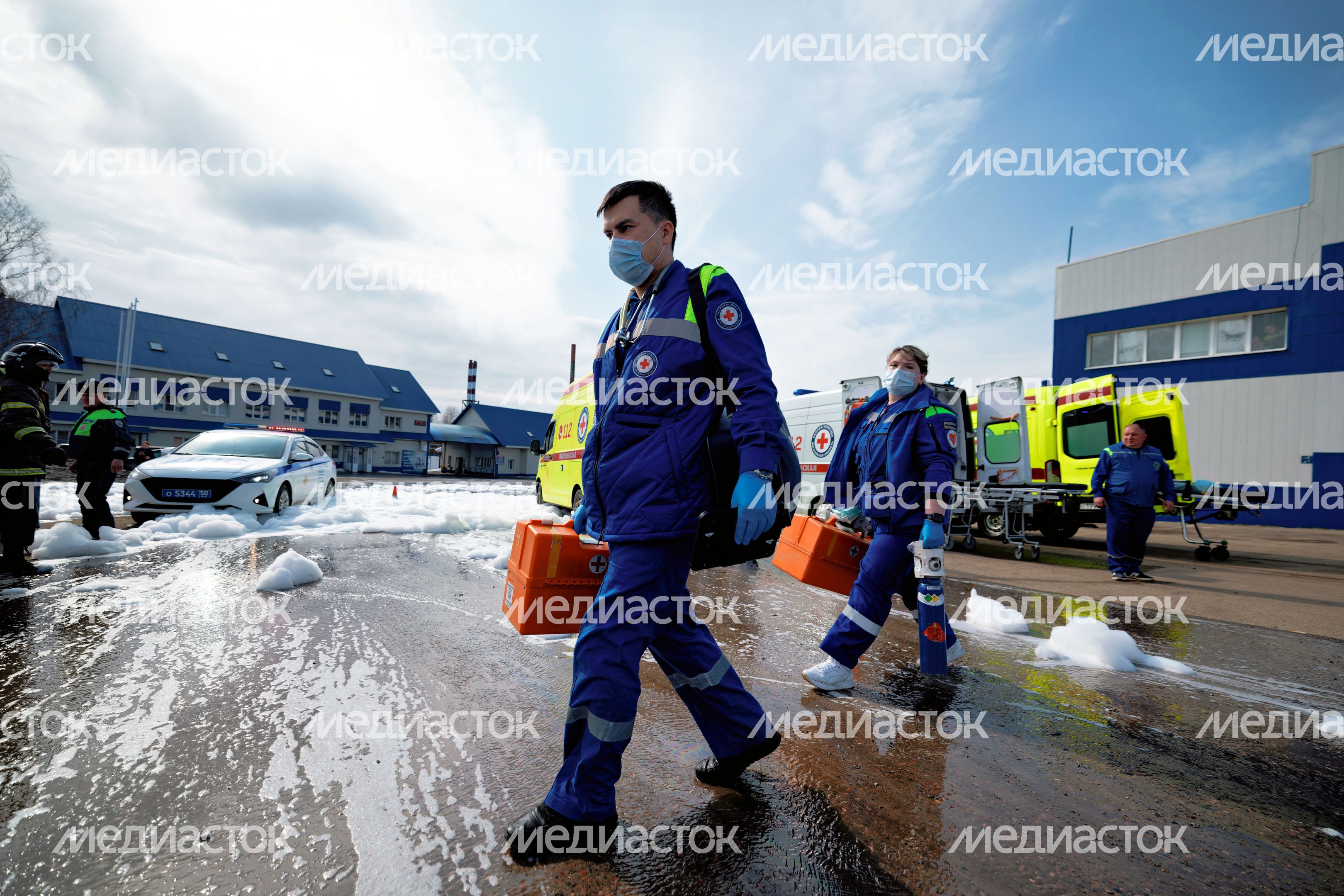 Учения Мособлпожспаса совместно с медициной катастроф по ликвидации последствий массового ДТП в Чехове Учения Мособлпожспаса совместно с медициной катастроф по ликвидации последствий массового ДТП в Чехове
