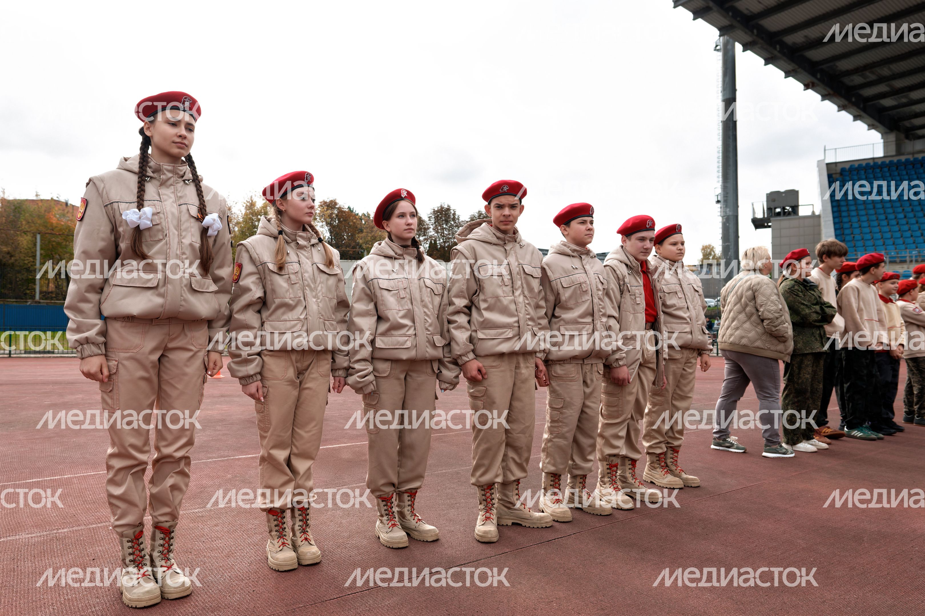 Мастерство сборки автомата Калашникова показали школьники в военно-патриотической игре «Наследники Победы» в Подольске Мастерство сборки автомата Калашникова показали школьники в военно-патриотической игре «Наследники Победы» в Подольске