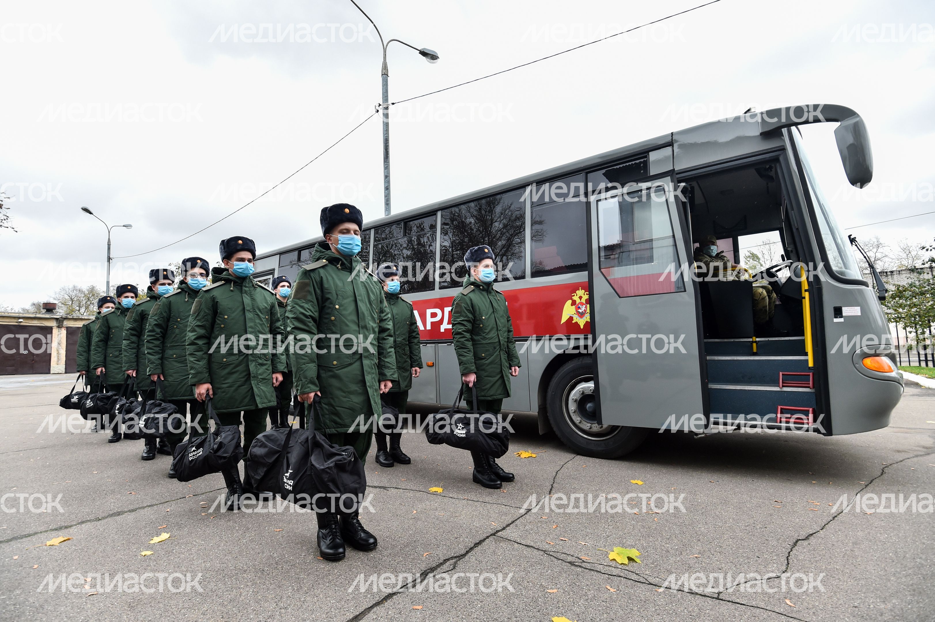 Отправка призывников к местам прохождения военной службы с городского сборного пункта Военного комиссариата города Москвы Отправка призывников к местам прохождения военной службы с городского сборного пункта Военного комиссариата города Москвы