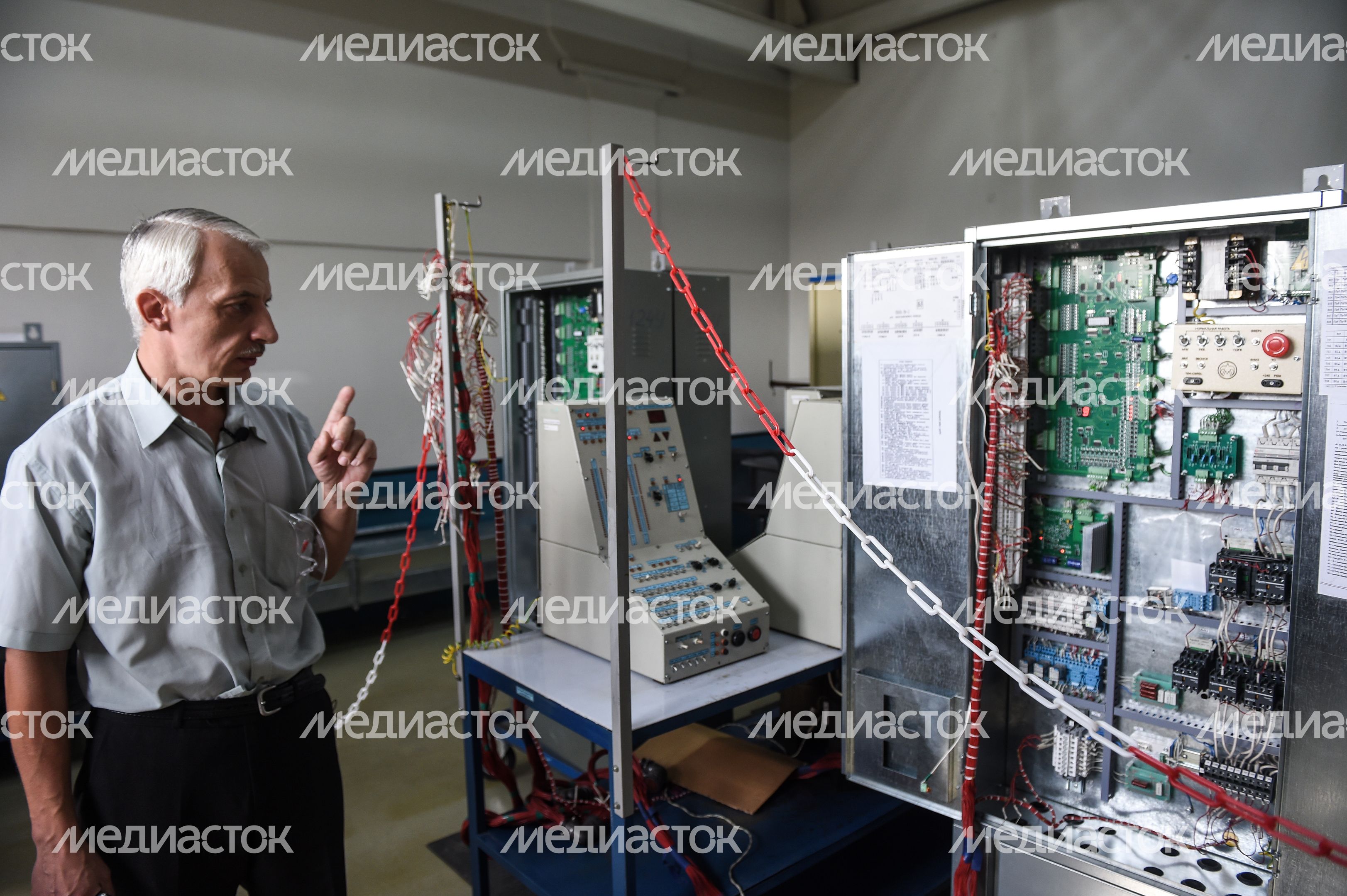 Экскурсия для студентов на производство Мослифт