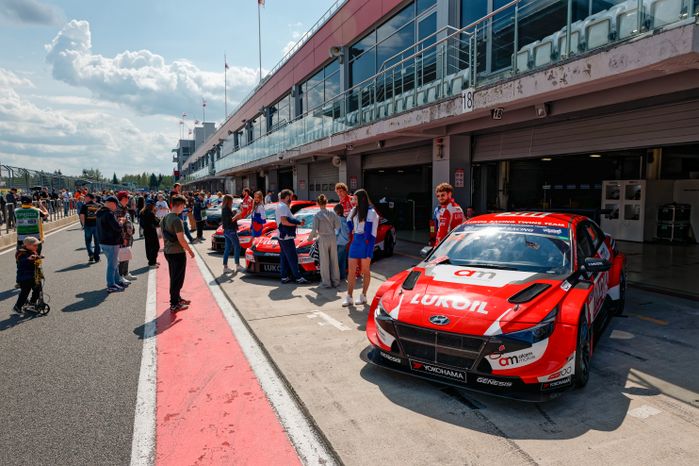 Гоночный уик-енд в Волоколамском округе на трассе Moscow Raceway