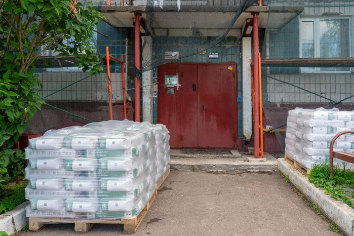 Ремонт фасада многоквартирного дома №2 в селе Новопетровское округа Истра