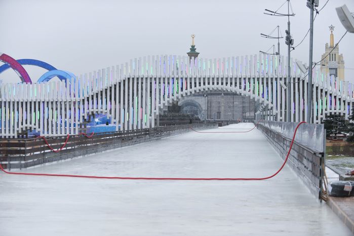 Заливка катка на ВДНХ