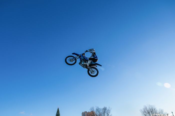 Зимний фристайл-мотокросс от команды FMX13 в Одинцово