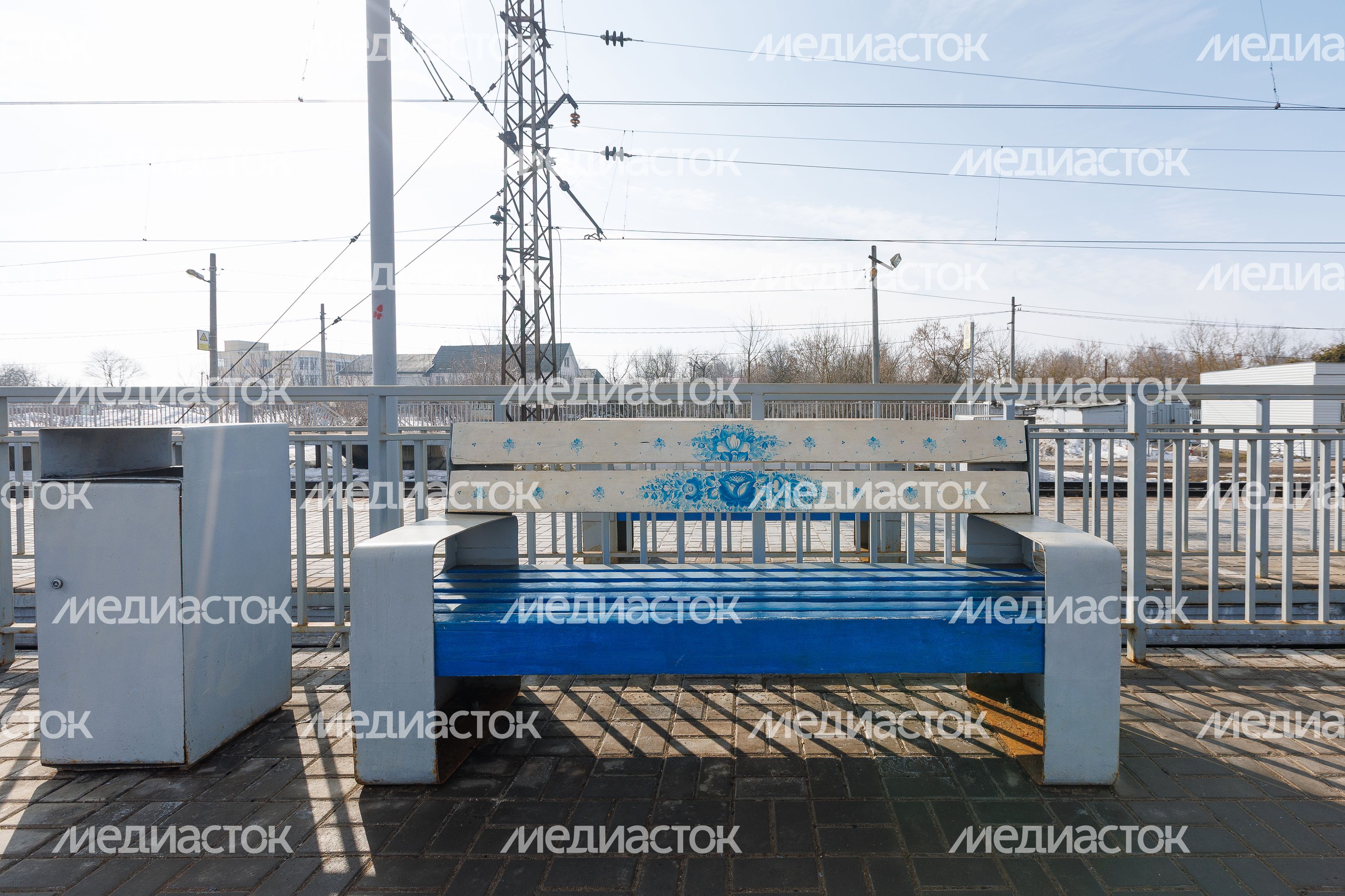 Гжельская роспись украсила железнодорожную станцию Гжель в Раменском округе после капитального ремонта Гжельская роспись украсила железнодорожную станцию Гжель в Раменском округе после капитального ремонта