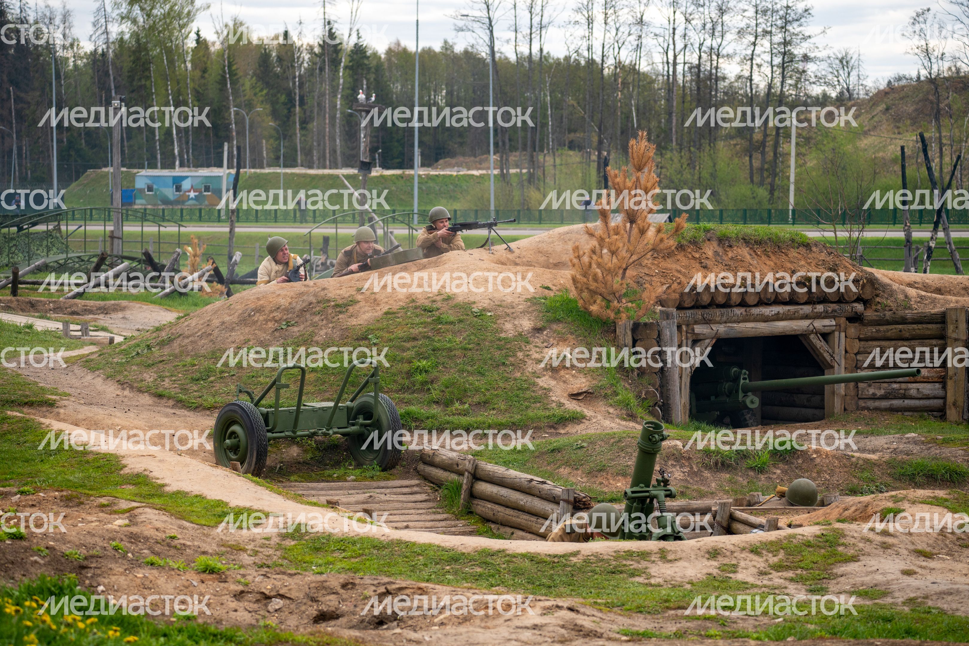 Военно-историческая реконструкция «Штурм Кенигсберга» в День Победы в парке «Патриот» Одинцовского округа Военно-историческая реконструкция «Штурм Кенигсберга» в День Победы в парке «Патриот» Одинцовского округа