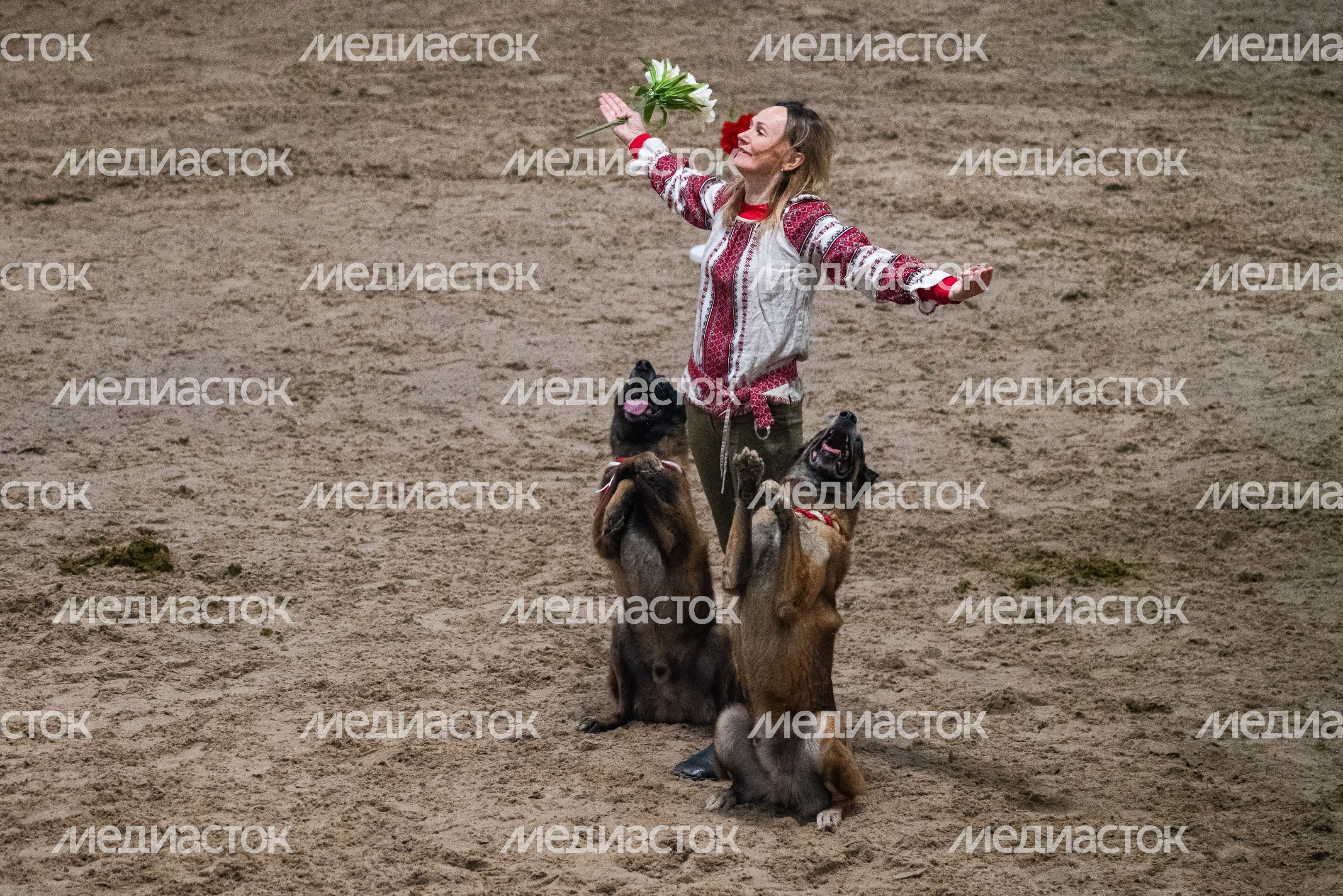 Конное представление «Наша весна! Наша Победа!» в парке «Патриот» Конное представление «Наша весна! Наша Победа!» в парке «Патриот»