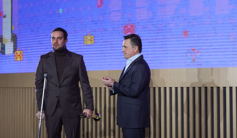 Андрей Воробьёв наградил победителей премии "Золотой пиксель"