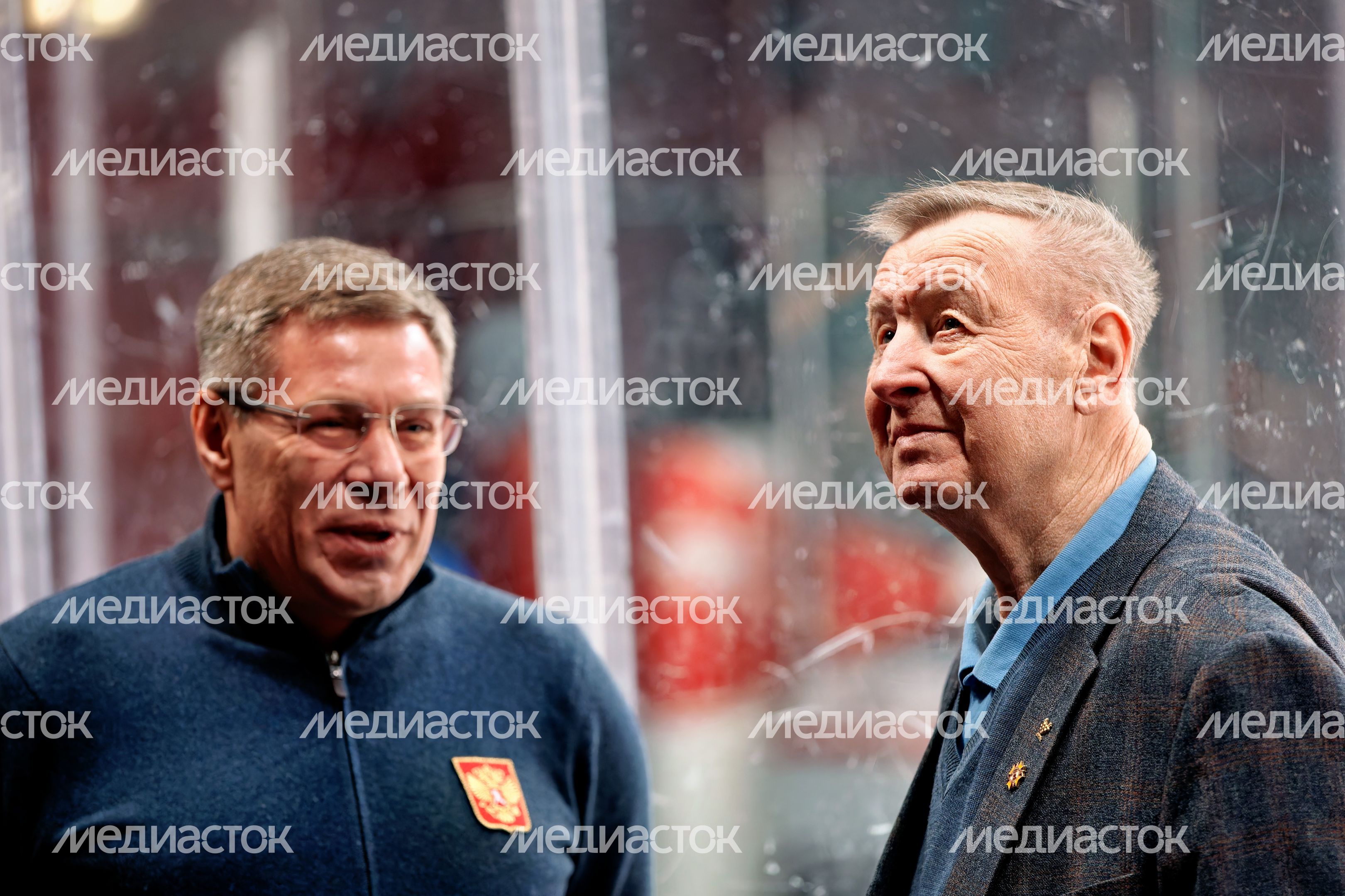 Чемпион мира Юрий Ляпкин поздравил юных спортсменов с победой в хоккейном турнире Чемпион мира Юрий Ляпкин поздравил юных спортсменов с победой в хоккейном турнире