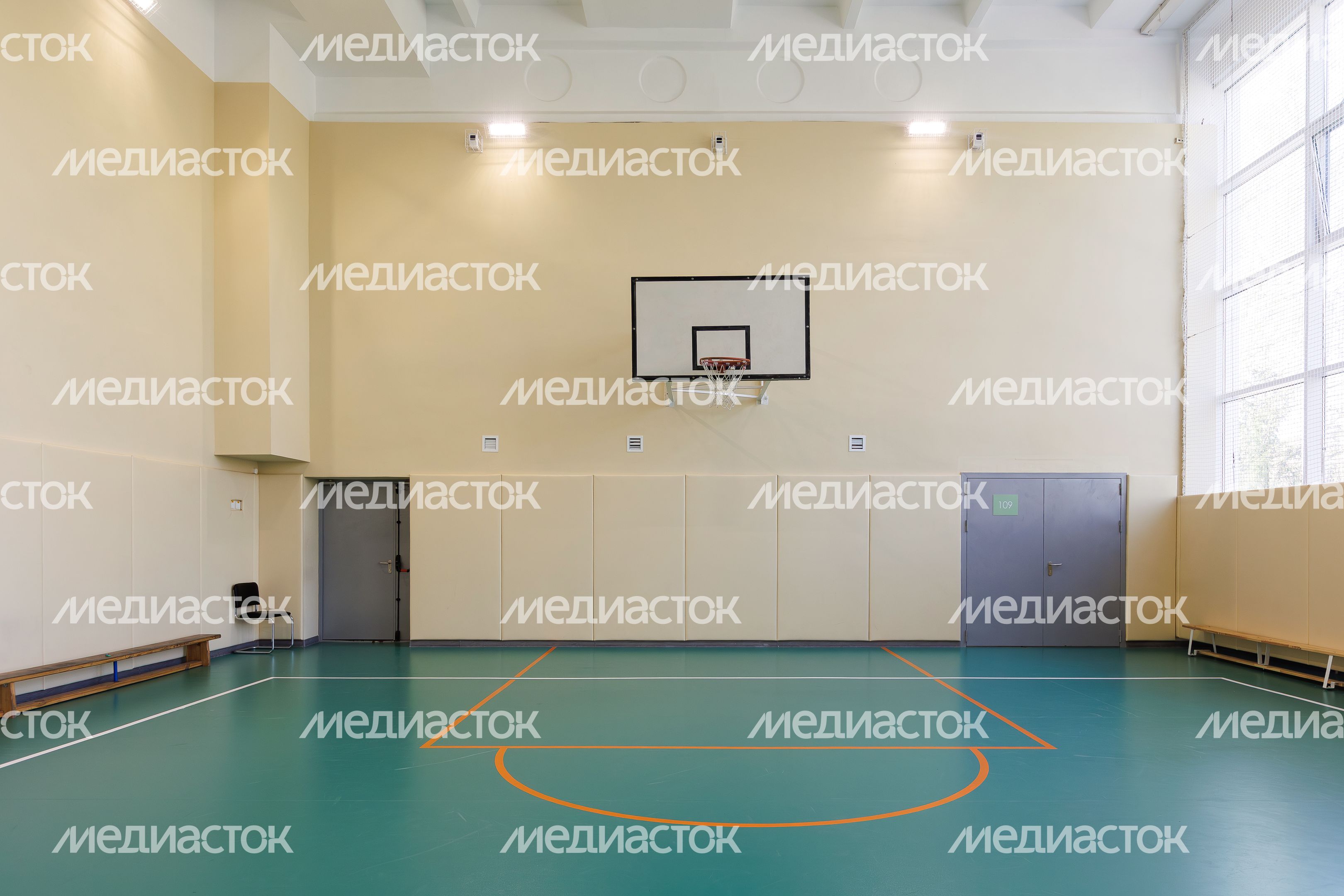 Спортивный зал гимназии во Фрязино после капитального ремонта Спортивный зал гимназии во Фрязино после капитального ремонта