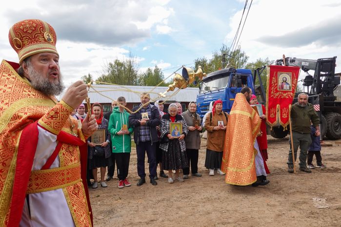 Водружение креста на Борисоглебскую церковь в Рузе